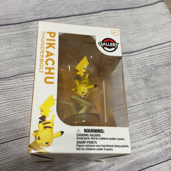 pokemon gallery figure pikachu thunderbolt